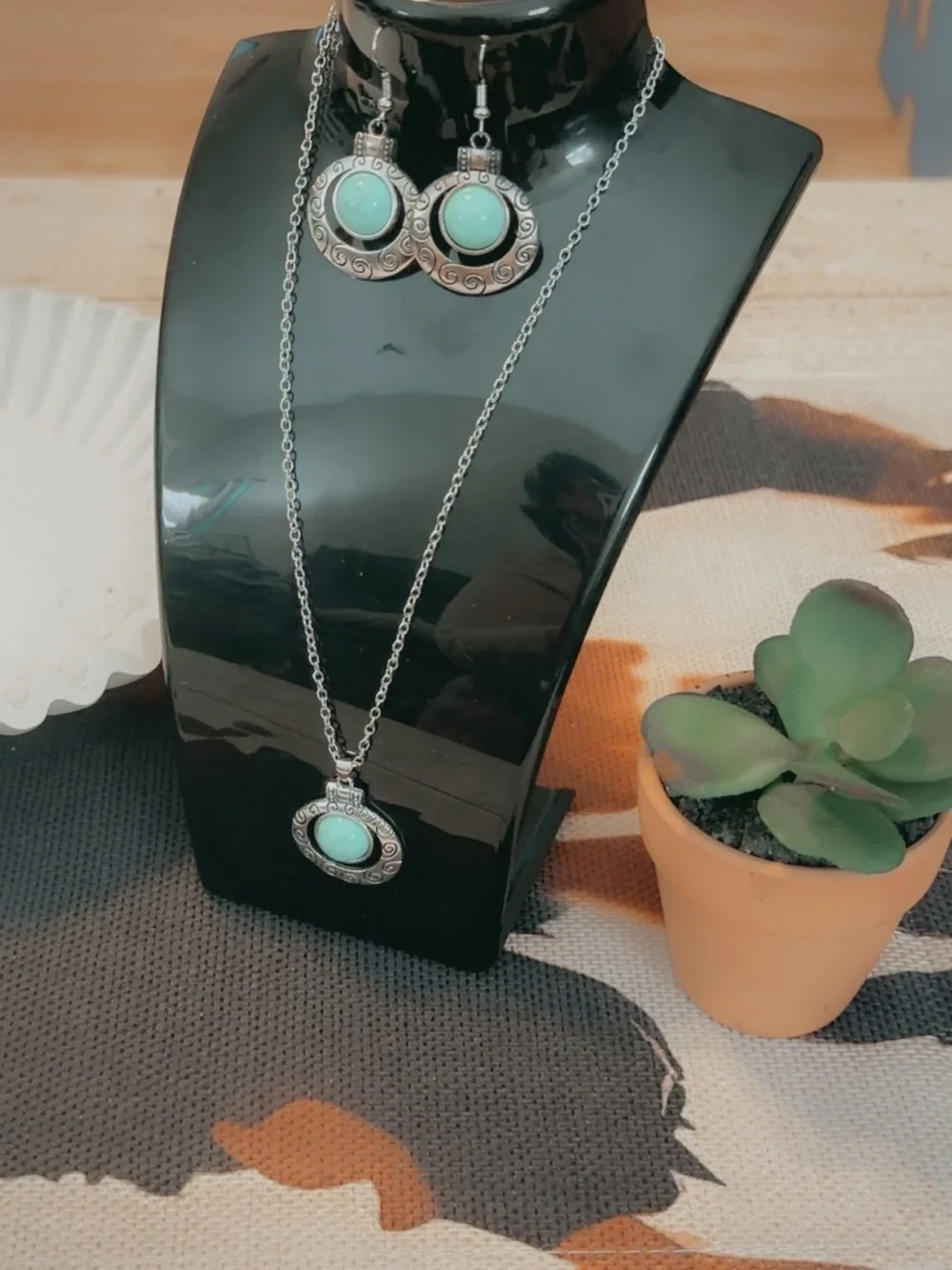 SHEIN Turquoise Silver-Tone Pendant Necklace & Earrings 2-Piece Set - Picture 2 of 6